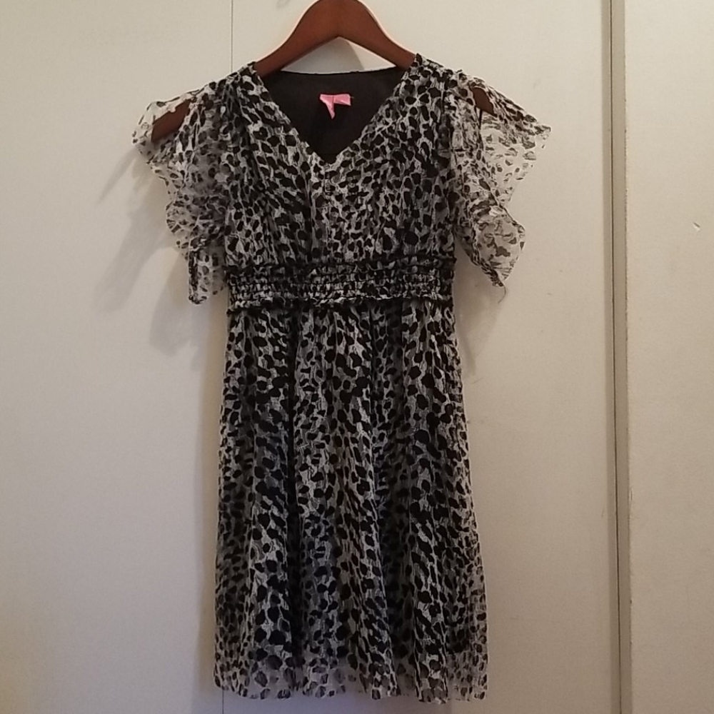 Girls lace dress